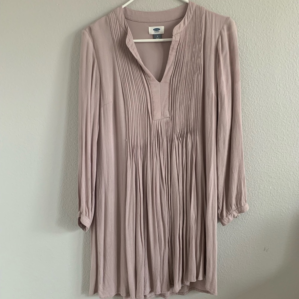 Mauve Old Navy dress.